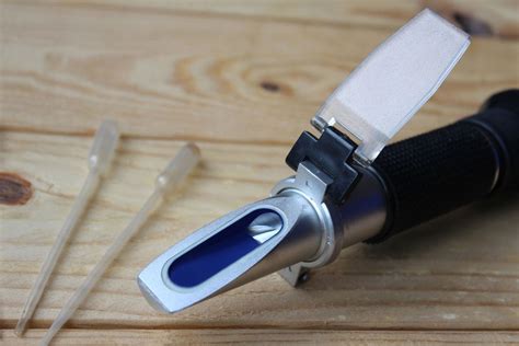 can a refractometer measure alcohol